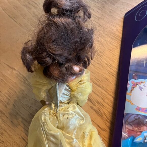 1991 Disney Classics Belle Barbie Beauty & the Beast - Picture 4 of 8